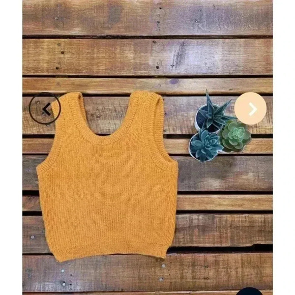 Knot Crop Top - Picture 3 of 4